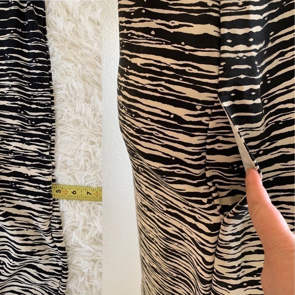 LIKE New, VINCE Black and Cream 100% Silk Shift with Pockets Dress, XS - Picture 15 of 16